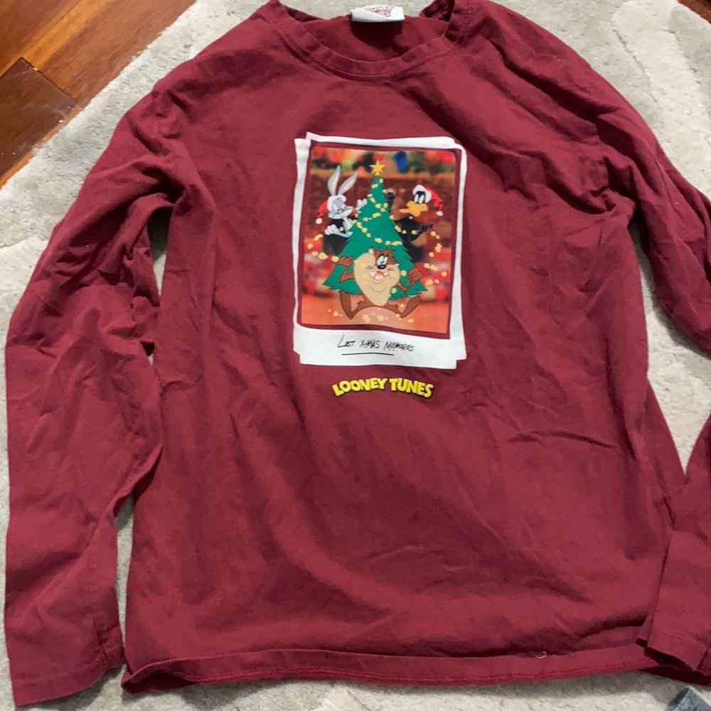 Gently Used Looney Tunes Christmas Long Sleeve
